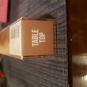 Never used Jeffree star the gloss in table top